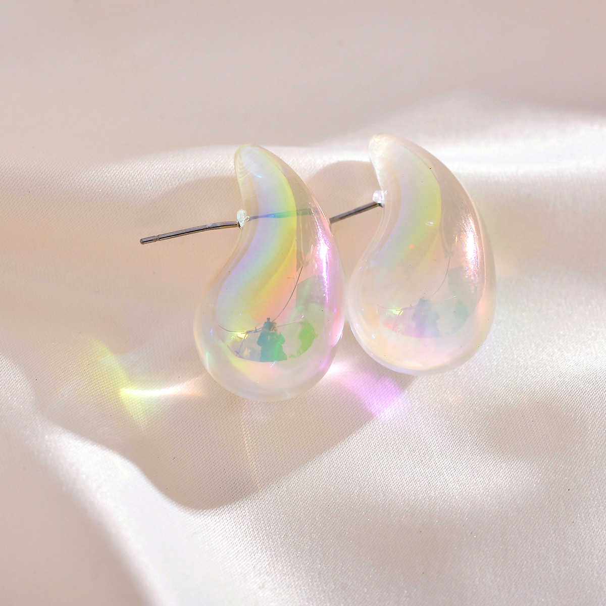 1 Pair Chinoiserie Water Droplets Gradient Color Plating Arylic Ear Studs display picture 4