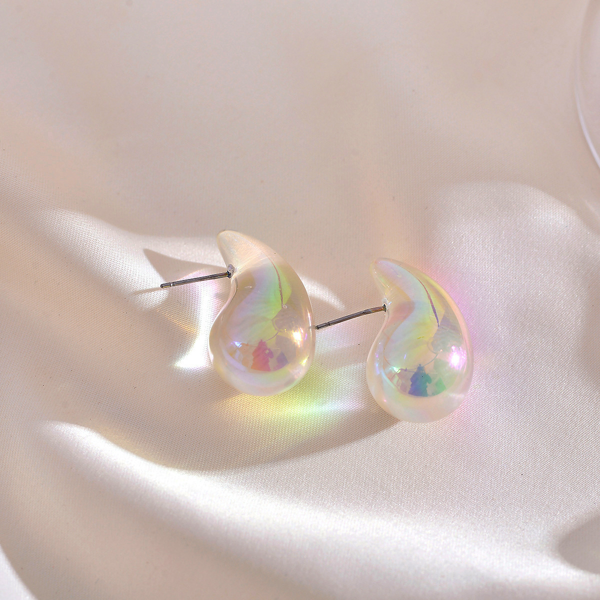 1 Pair Chinoiserie Water Droplets Gradient Color Plating Arylic Ear Studs display picture 5