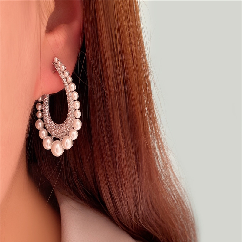 Bijoux En Gros Style Vintage Luxueux À La Française Géométrique Perle D'imitation Alliage Acrylique Strass Plaqué Argent Placage Incruster Des Boucles D'oreilles display picture 1