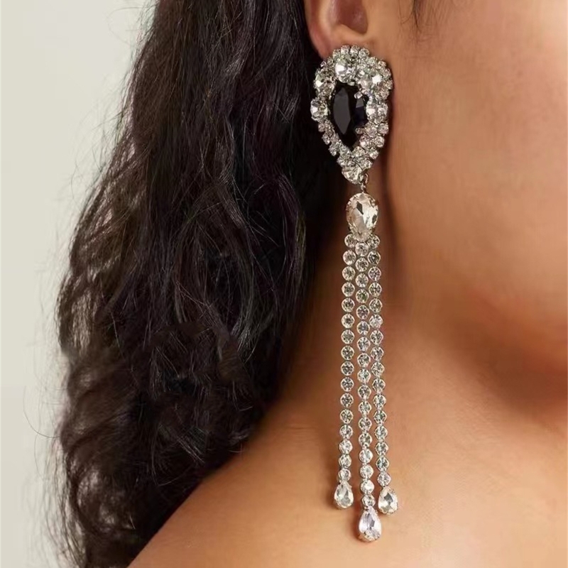 1 Pair Elegant Luxurious Geometric Plating Inlay Alloy Rhinestone Rhinestones Silver Plated Drop Earrings display picture 6