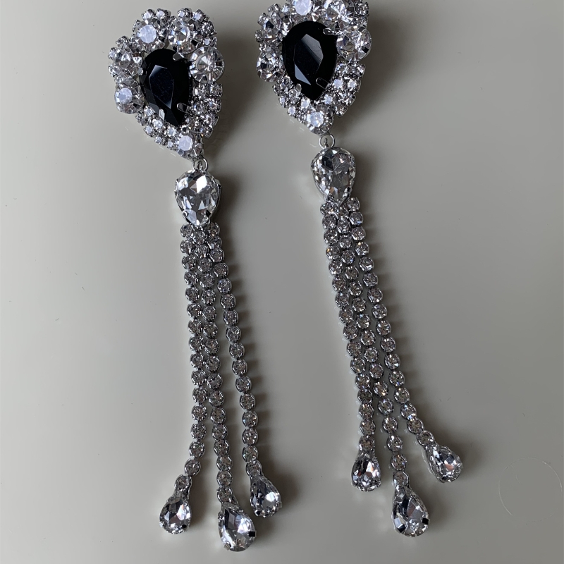 1 Pair Elegant Luxurious Geometric Plating Inlay Alloy Rhinestone Rhinestones Silver Plated Drop Earrings display picture 2