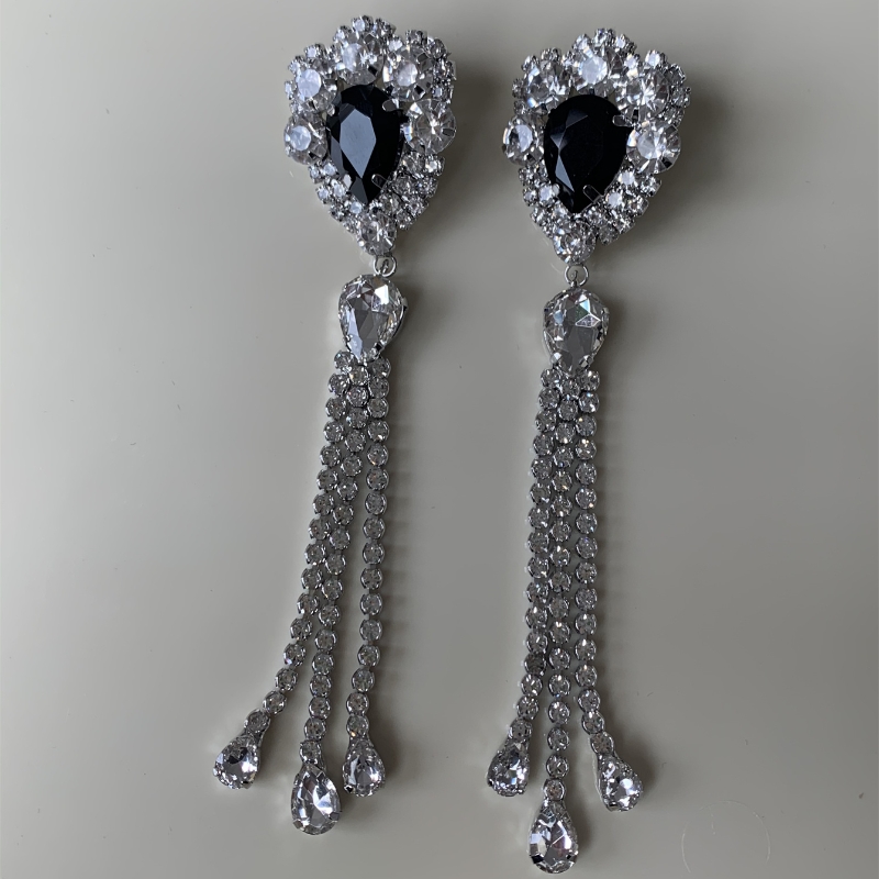 1 Pair Elegant Luxurious Geometric Plating Inlay Alloy Rhinestone Rhinestones Silver Plated Drop Earrings display picture 3