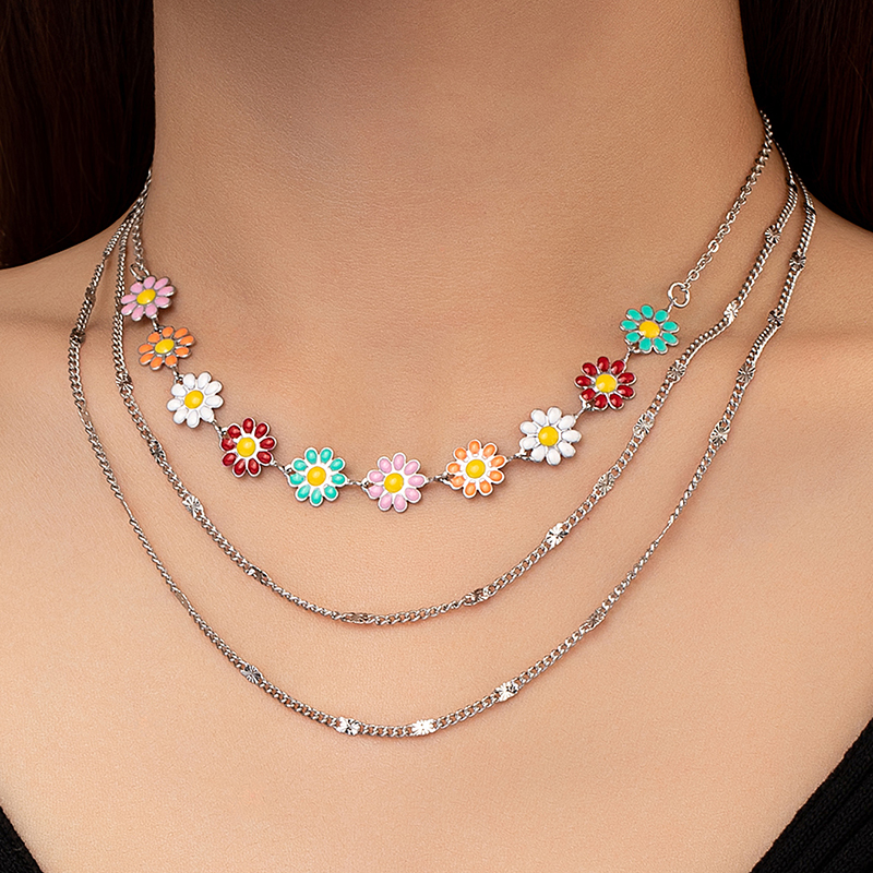 Elegant Flower Daisy Alloy Enamel Silver Plated Women's Three Layer Necklace display picture 10