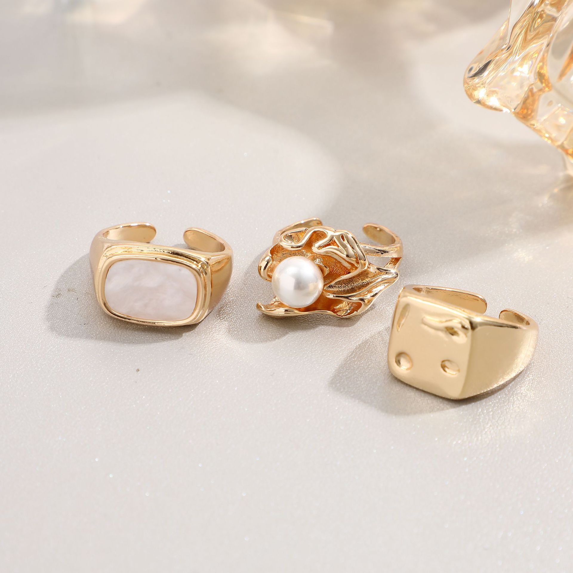 Retro Geometric Artificial Pearls Alloy Wholesale Rings display picture 6