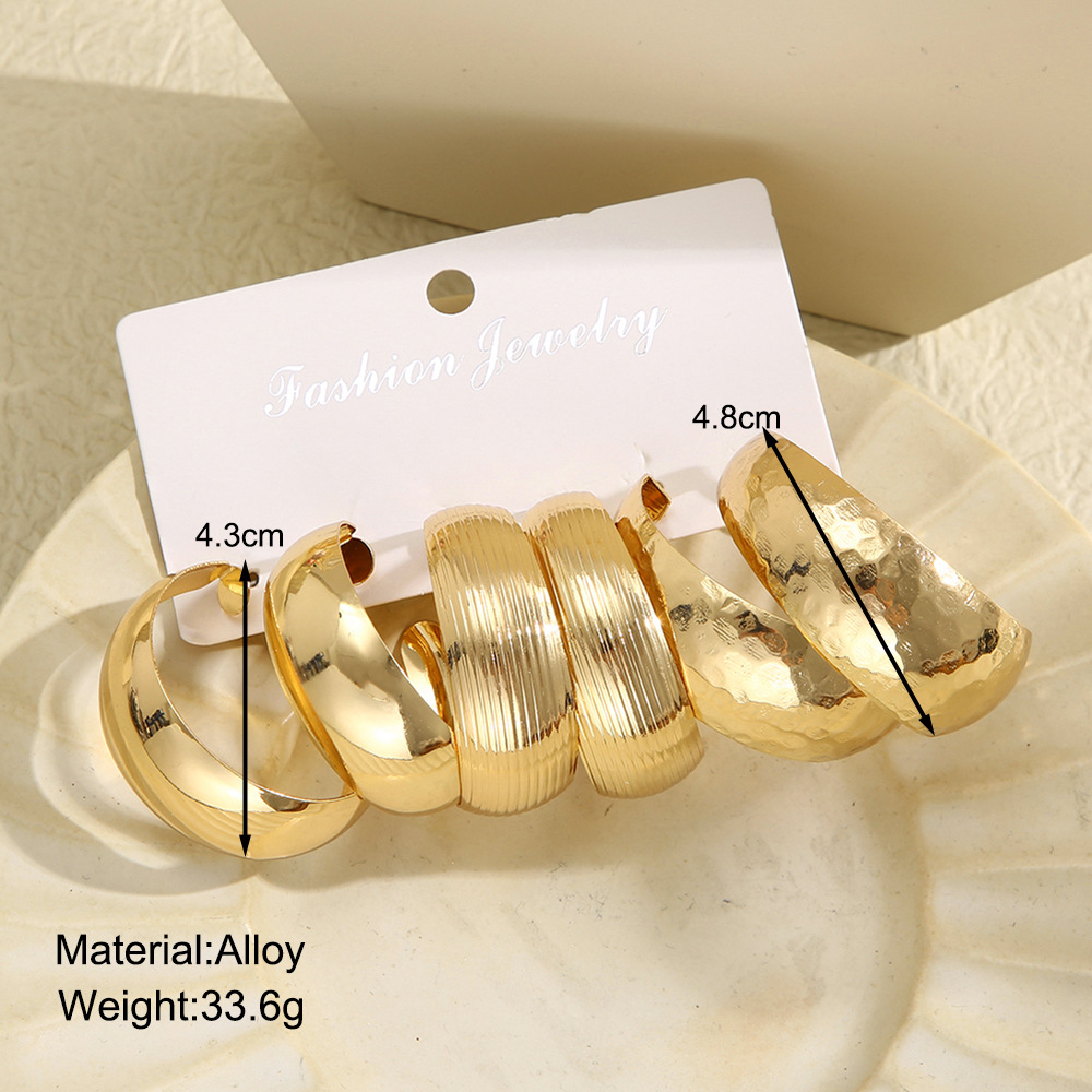 1 Set Modern Style C Shape Plating Alloy Earrings display picture 3