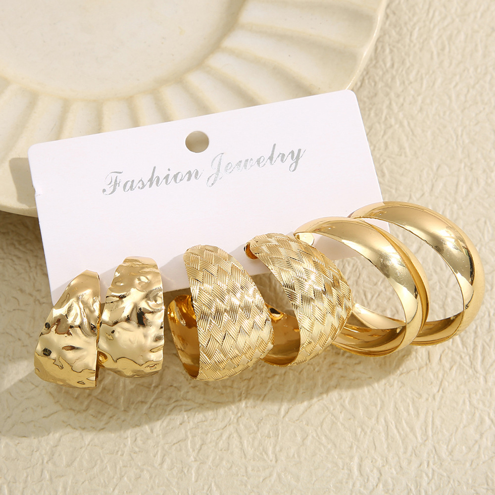 1 Set Modern Style C Shape Plating Alloy Earrings display picture 24