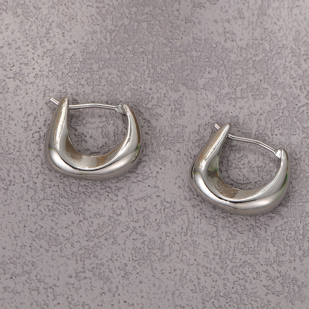 1 Paar Einfacher Stil U-form Irregulär Überzug Legierung Ohrringe display picture 8