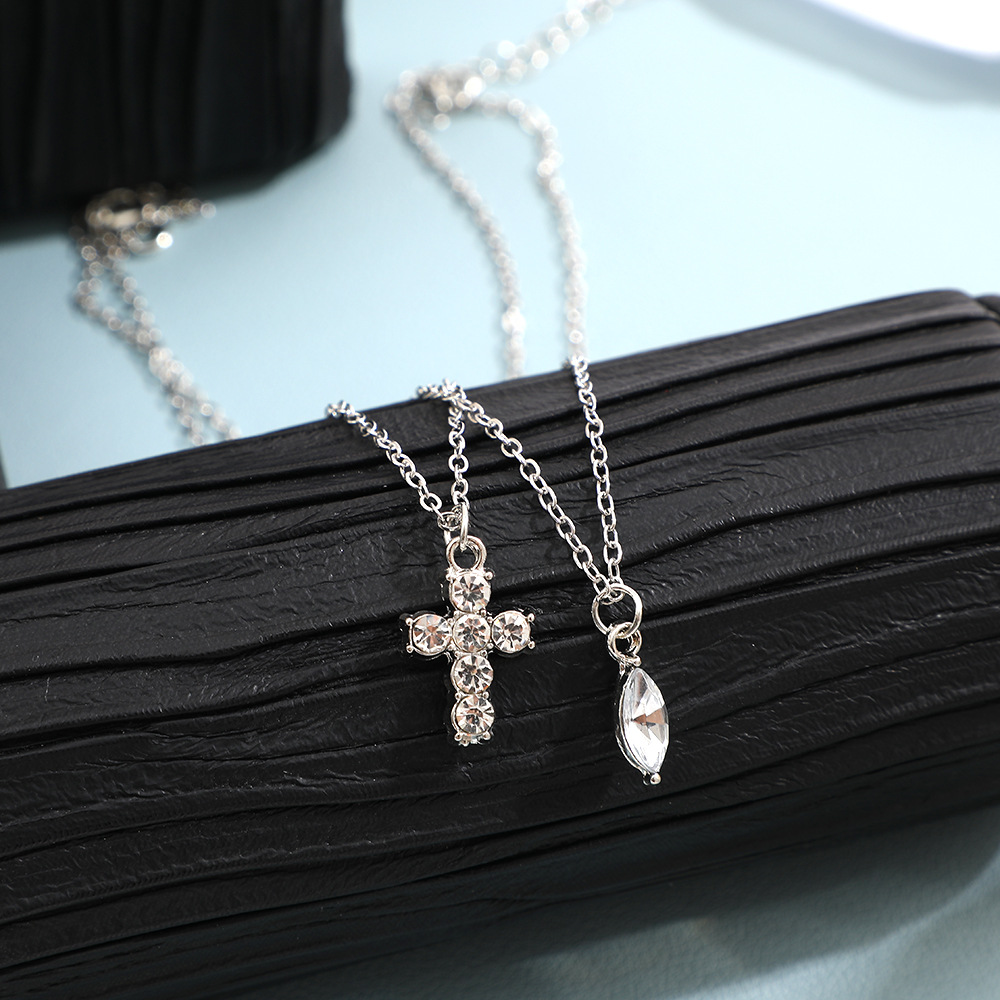Sweet Cross Water Droplets Artificial Gemstones Alloy Zinc Alloy Wholesale Pendant Necklace display picture 4