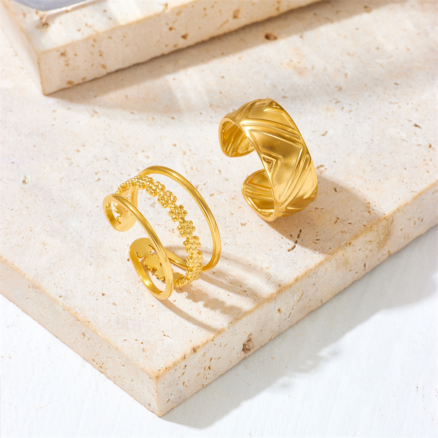 Acero Titanio Chapados en oro de 18k Estilo Simple Embutido Circulo Diamantes De Imitación Anillos Abiertos display picture 12