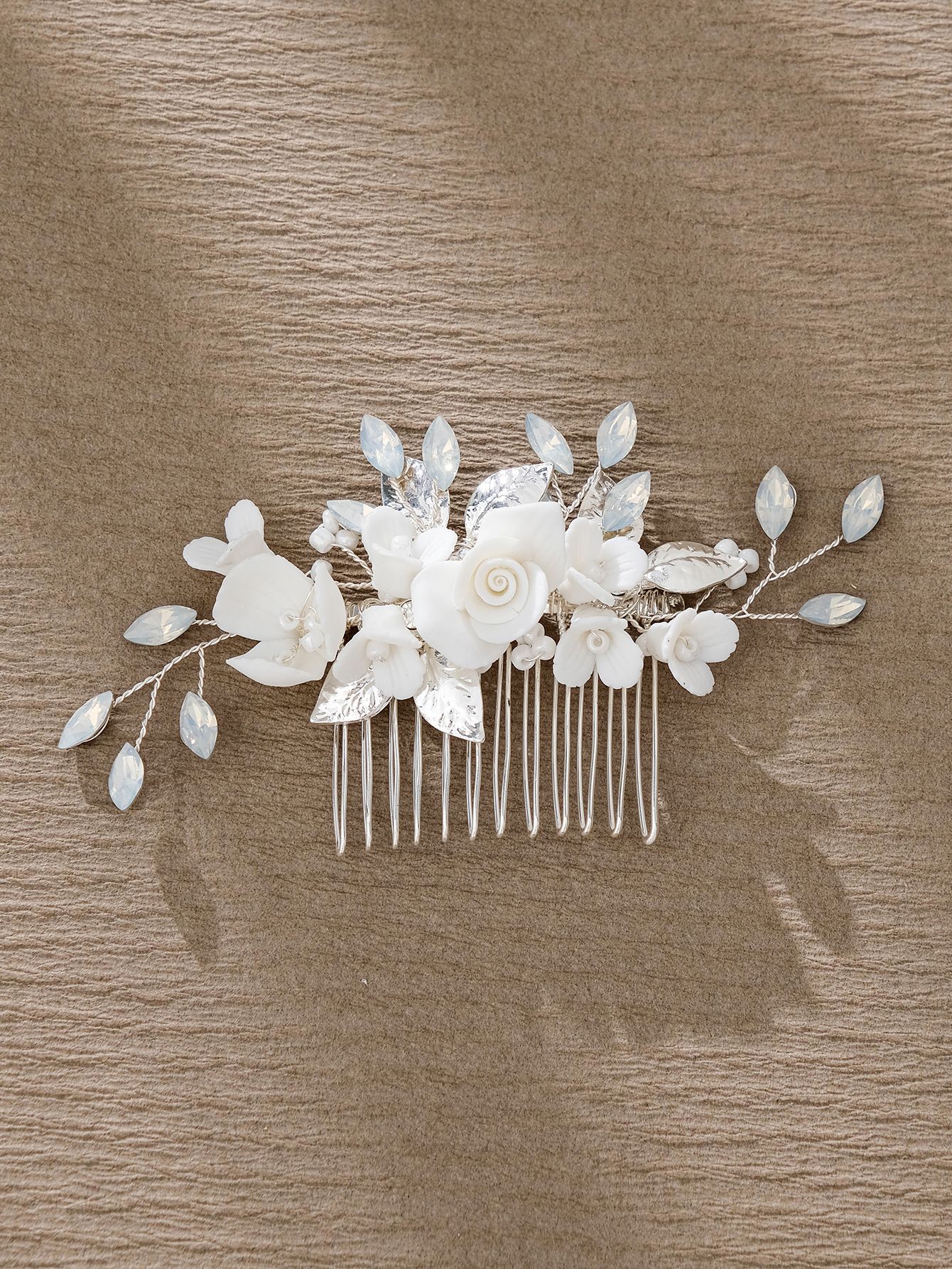 Elegant Retro Lady Flower Rhinestone Insert Comb display picture 2