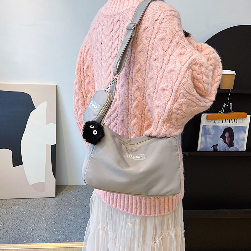 امرأة اللوحة القماشية رسالة رياضات مربع سحاب البنطلون حقيبة كتف كروس شنطة display picture 3