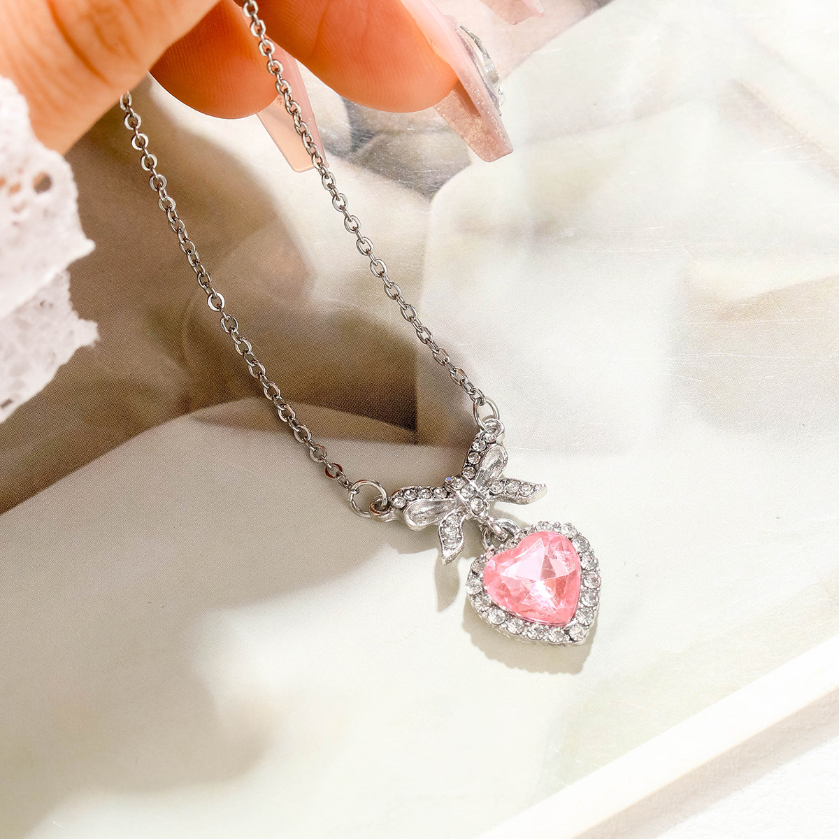 Y2k Simple Style Heart Shape Alloy Inlay Artificial Crystal Women's Pendant Necklace display picture 16
