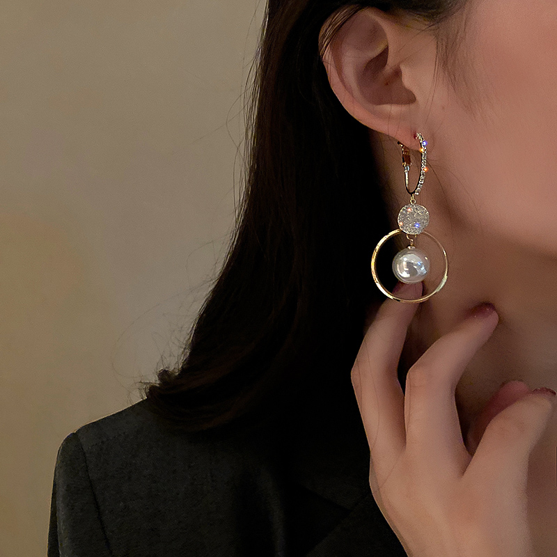 1 Pair Wedding Bridal Shiny Round Artificial Pearl Alloy Drop Earrings display picture 2