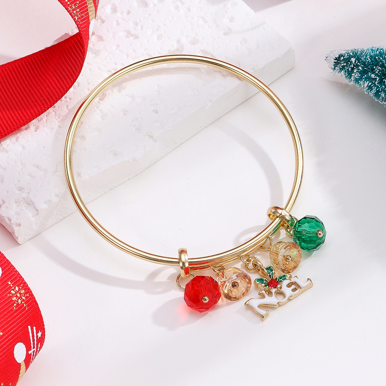 Casual Christmas Streetwear Christmas Tree Santa Claus Alloy Inlay Crystal Gold Plated Women's Bangle display picture 2