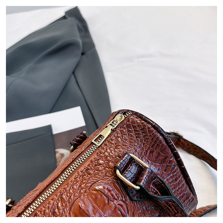 امرأة جلد غير حقيقي اللون الصامد نمط خمر شكل وسادة سحاب البنطلون حقيبة يد display picture 12
