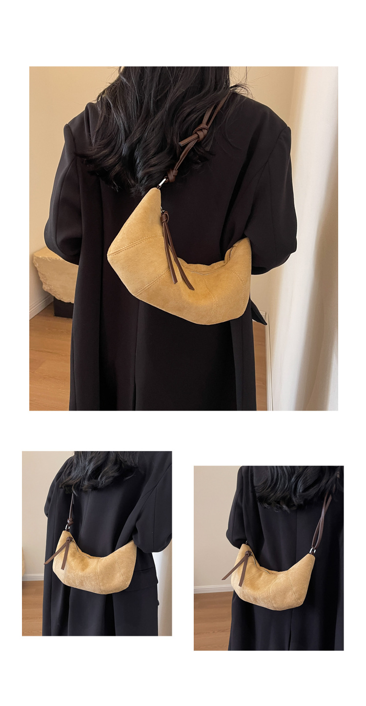 Women's Flannel Solid Color Business Dumpling Shape Zipper Shoulder Bag display picture 3