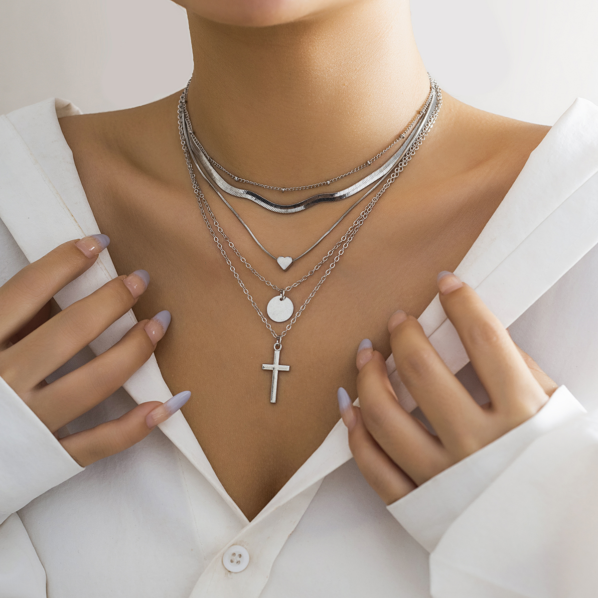 Casual Simple Style Commute Irregular Cross Round Alloy Copper Pendant Necklace display picture 3