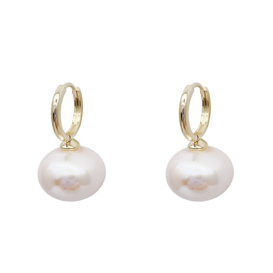 1 Pair Elegant Streetwear Solid Color Imitation Pearl Copper Drop Earrings display picture 1