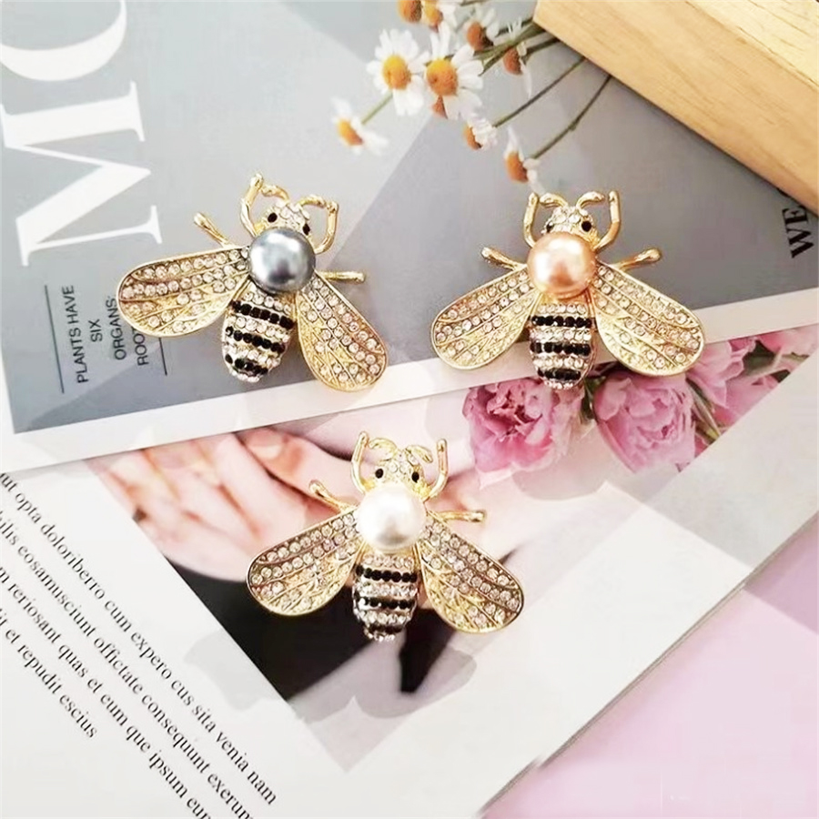Lady Streetwear Bee Alloy Inlay Rhinestones Women's Brooches display picture 1