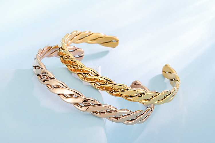 Simple Style Classic Style Solid Color Titanium Steel Plating Gold Plated Bangle display picture 4