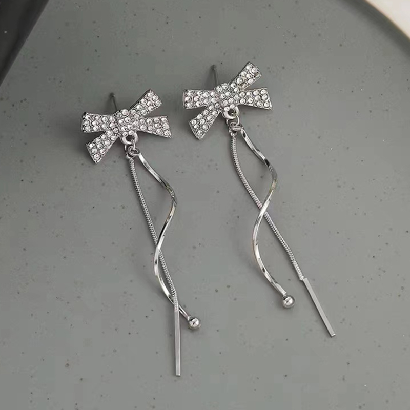 1 Pair Elegant Sweet Bow Knot Plating Inlay Alloy Artificial Rhinestones White Gold Plated Drop Earrings display picture 3