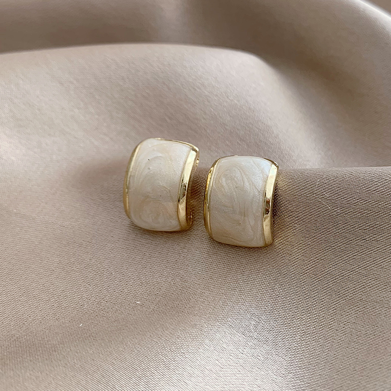 1 Pair Simple Style Color Block Plating Alloy Gold Plated Ear Studs display picture 1