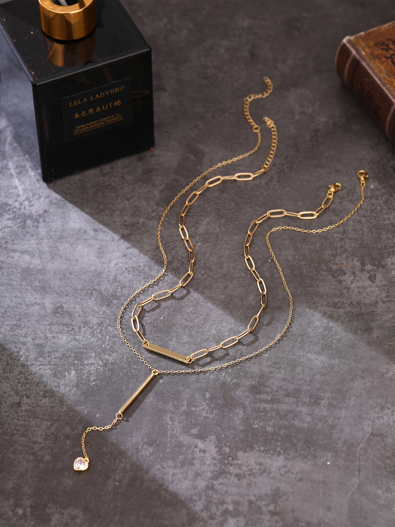 Einfacher Stil Pendeln Einfarbig Kupfer Geschichtete Halskette In Masse display picture 3