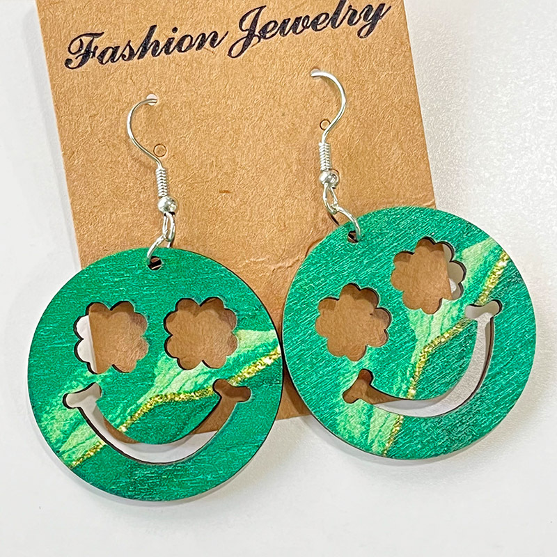 1 Pair Cute Four Leaf Clover Smiley Face Flower Wood Drop Earrings display picture 4