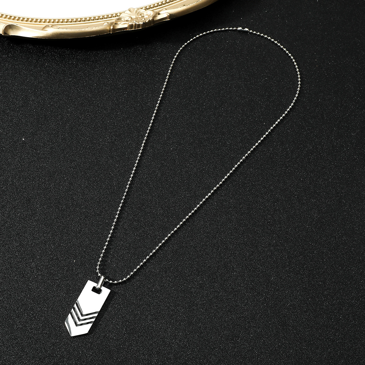 Großhandel Einfacher Stil Pfeil Rostfreier Stahl Halskette Mit Anhänger display picture 1