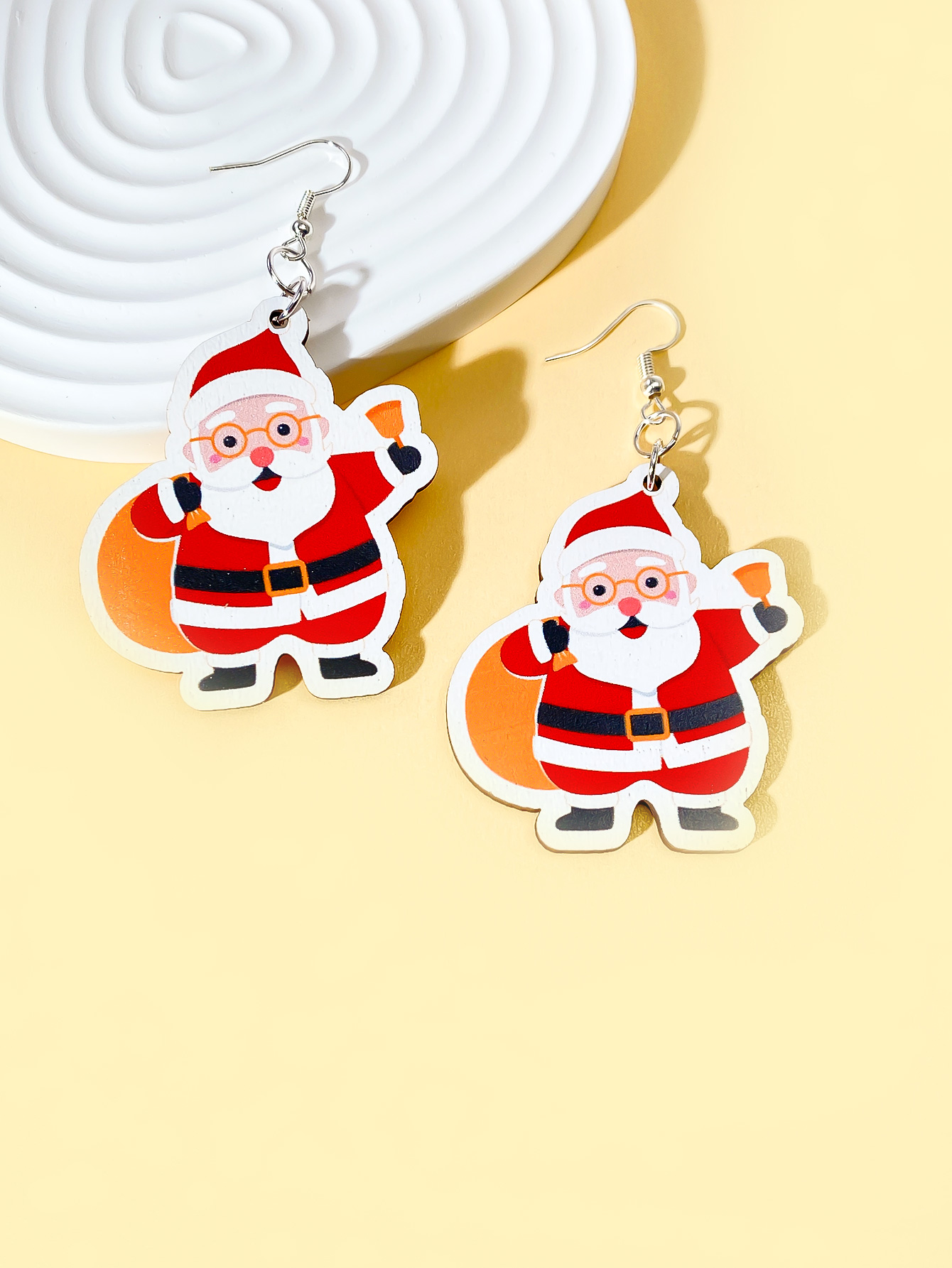 1 Pair Christmas Streetwear Animal Santa Claus Snowflake Wood Drop Earrings display picture 1