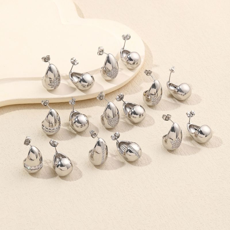 1 Paire Élégant Luxueux Forme De Cœur Fleur Flocon De Neige Polissage Placage Incruster Le Cuivre Zircon Plaqué Or 18k Boucles D'oreilles display picture 19