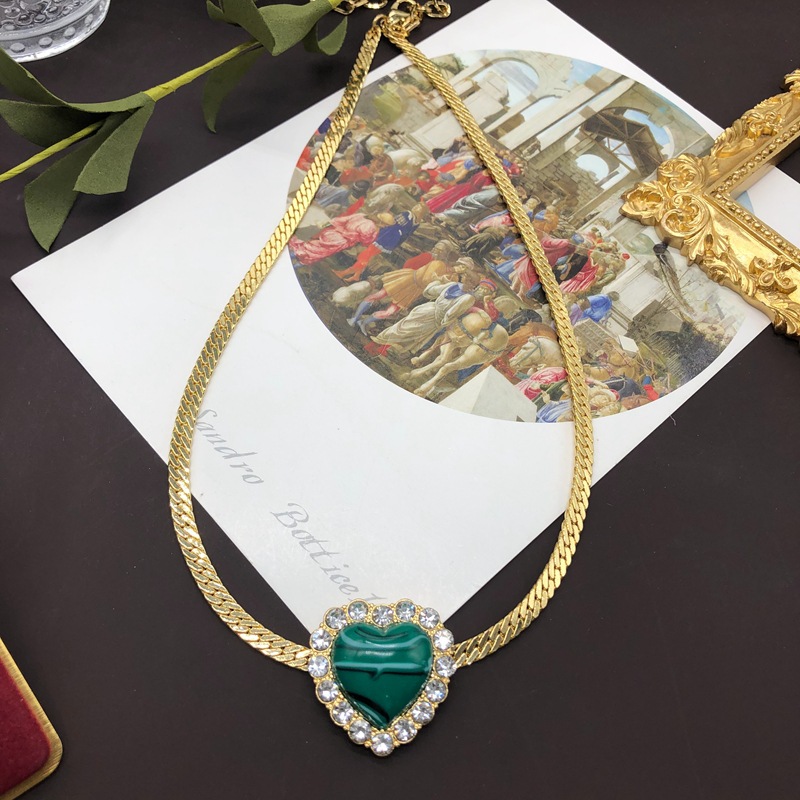 Estilo Moderno Forma De Corazón Aleación Embutido Diamantes De Imitación Mujeres Aretes Collar display picture 3
