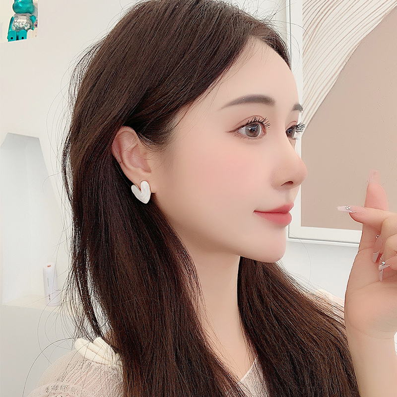 1 Pair Simple Style Classic Style Heart Shape Plating Alloy Gold Plated Ear Studs display picture 6