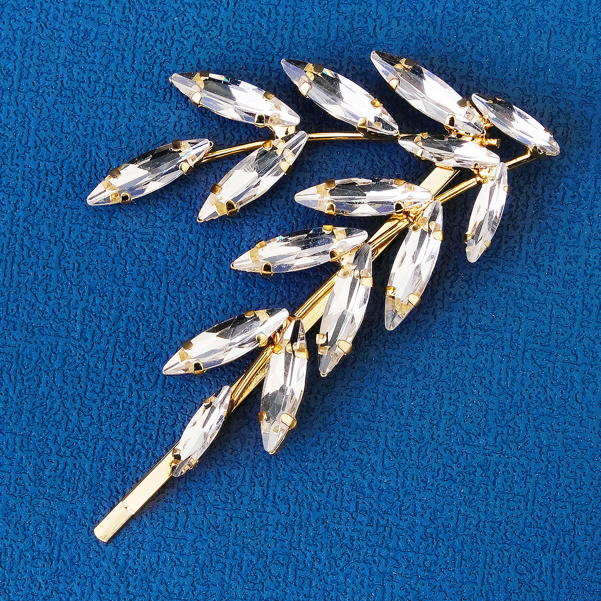 Sweet Simple Style Leaf Alloy Inlay Rhinestones Hair Clip display picture 3