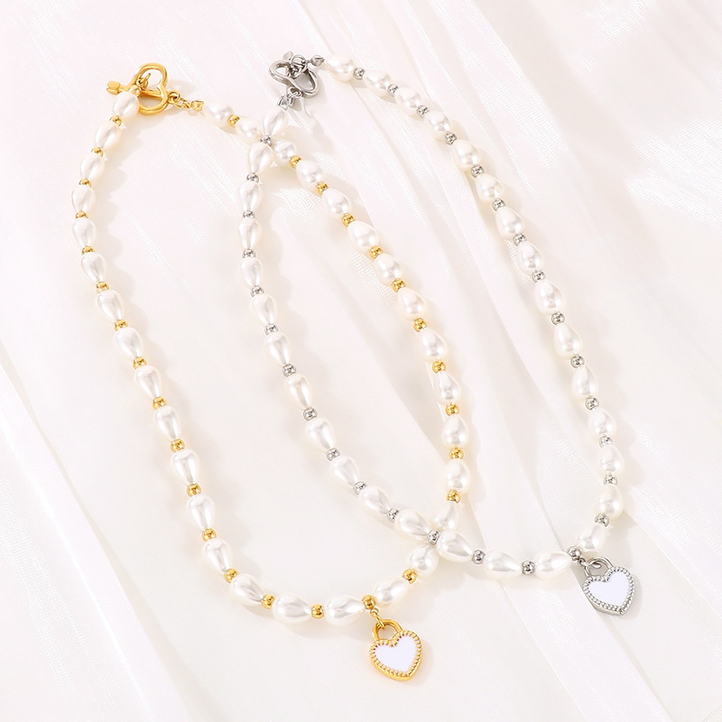 Großhandel Einfacher Stil Klassischer Stil Herzform Titan Stahl Perlen Halskette Mit Anhänger display picture 4