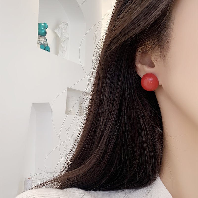 1 Pair Simple Style Classic Style Round Resin Ear Studs display picture 3
