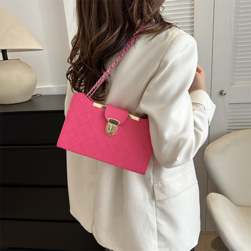 Women's Pu Leather Solid Color Vintage Style Square Magnetic Buckle Shoulder Bag Crossbody Bag display picture 3