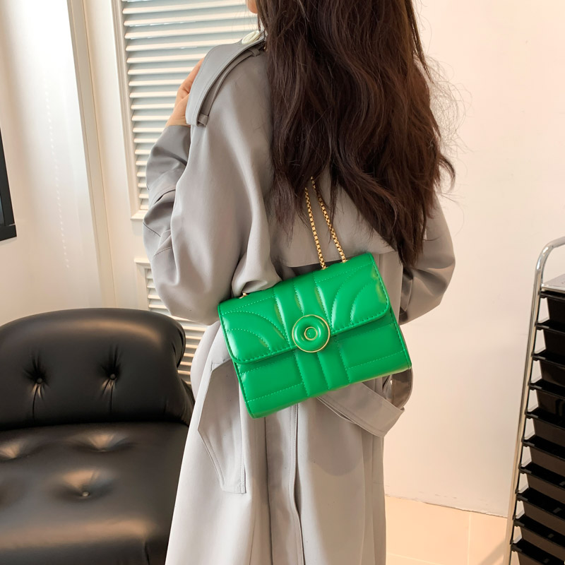 Women's Pu Leather Solid Color Elegant Square Magnetic Buckle Shoulder Bag Crossbody Bag display picture 4