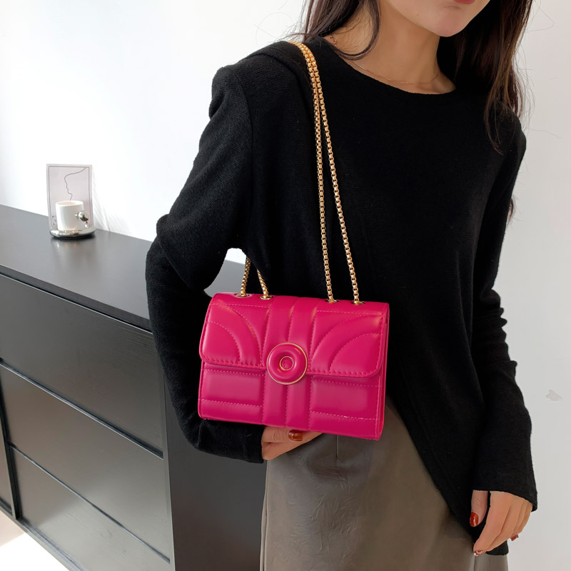 Women's Pu Leather Solid Color Elegant Square Magnetic Buckle Shoulder Bag Crossbody Bag display picture 3