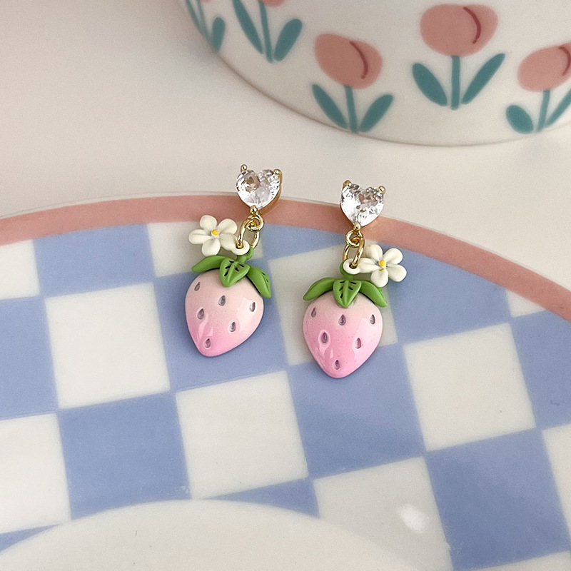 1 Pair Cute Pastoral Strawberry Copper Drop Earrings display picture 5