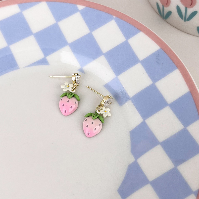 1 Pair Cute Pastoral Strawberry Copper Drop Earrings display picture 1