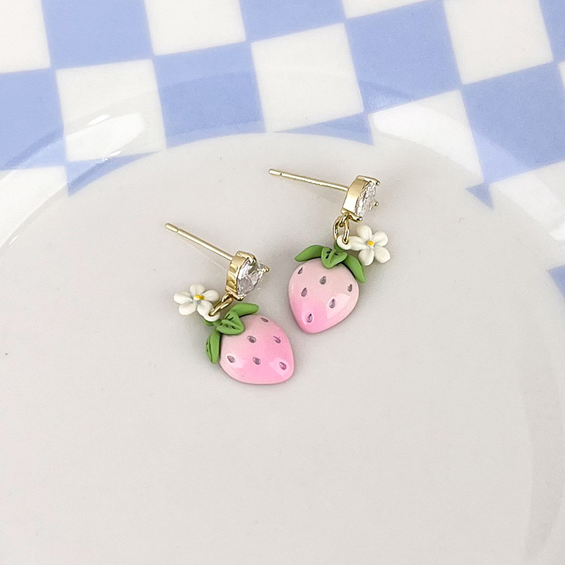 1 Pair Cute Pastoral Strawberry Copper Drop Earrings display picture 3