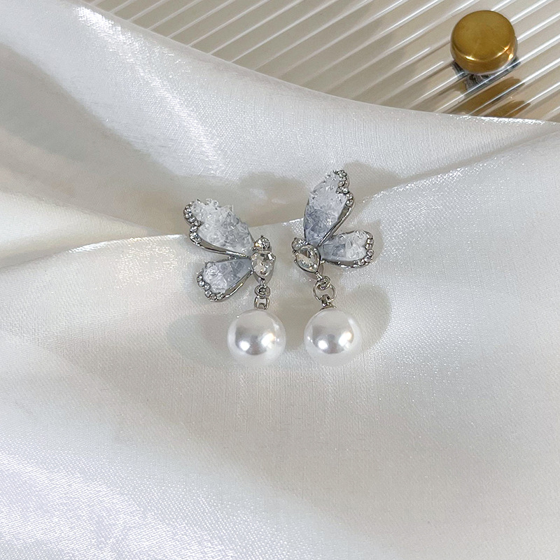 1 Pair Sweet Butterfly Plating Alloy White Gold Plated Gold Plated Drop Earrings display picture 3