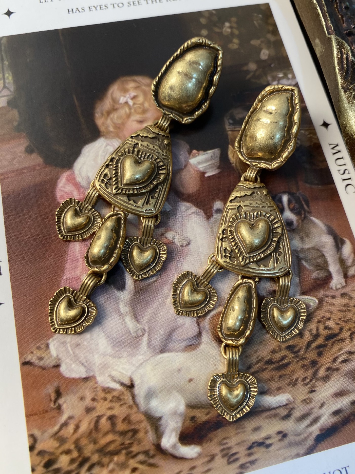 1 Pair Retro Heart Shape Plating Metal Drop Earrings display picture 2