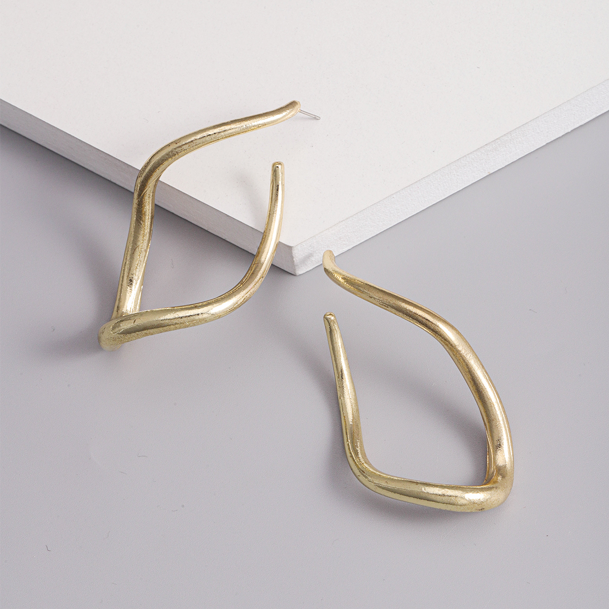 Wholesale Jewelry Simple Style Solid Color Alloy Gold Plated Silver Plated Plating Ear Studs display picture 7