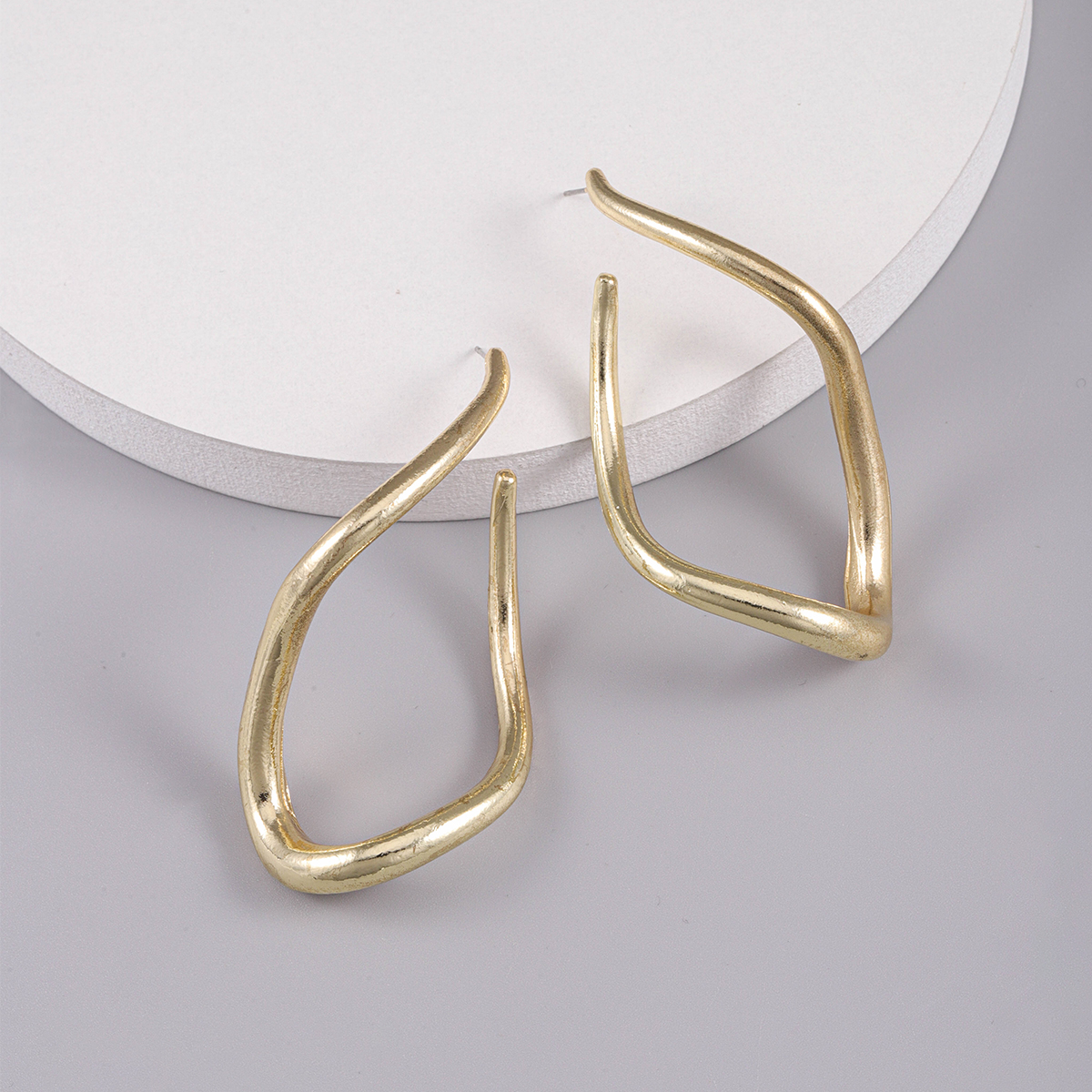 Wholesale Jewelry Simple Style Solid Color Alloy Gold Plated Silver Plated Plating Ear Studs display picture 6