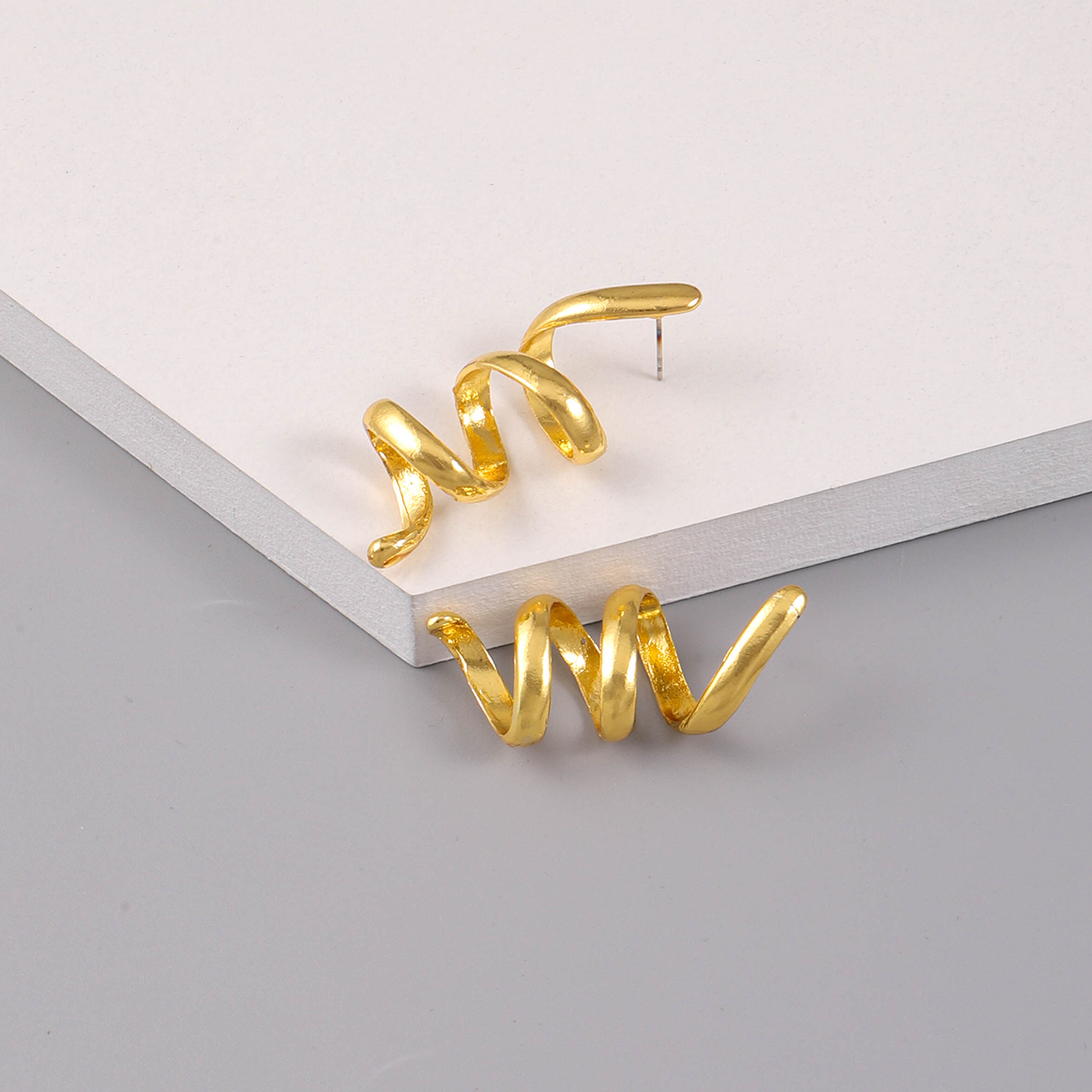 1 Piece Simple Style Commute Spiral Plating Alloy Gold Plated Silver Plated Ear Studs display picture 10