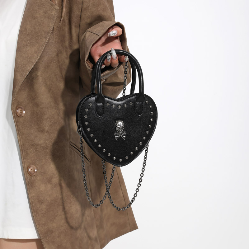 Women's Pu Leather Cross Solid Color Vintage Style Punk Maximalism Sewing Thread Rivet Heart-shaped Zipper Heart-shaped Bag Handbag display picture 11