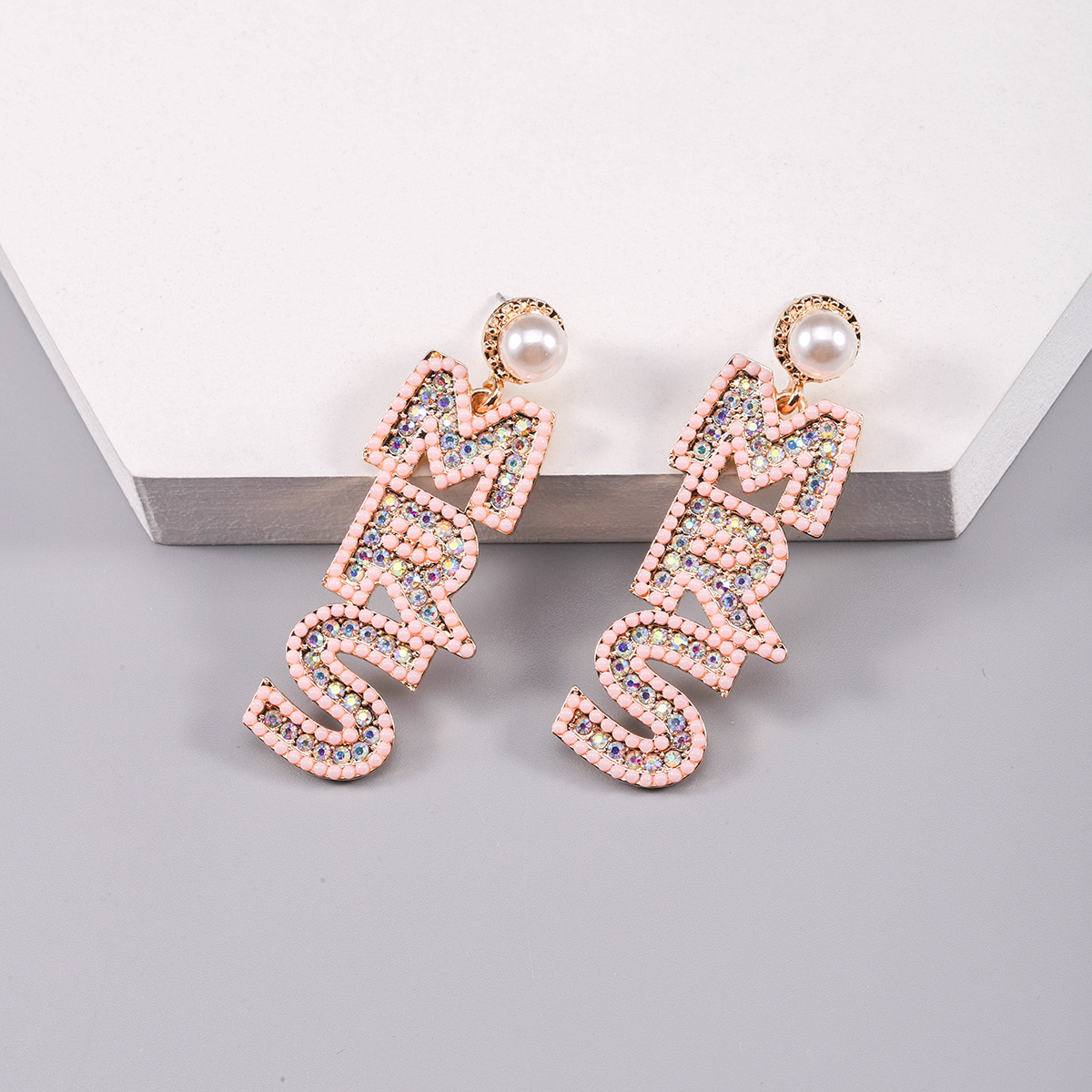 1 Pair Nordic Style Korean Style Letter Plating Inlay Alloy Rhinestones Pearl Beads Gold Plated Drop Earrings display picture 3