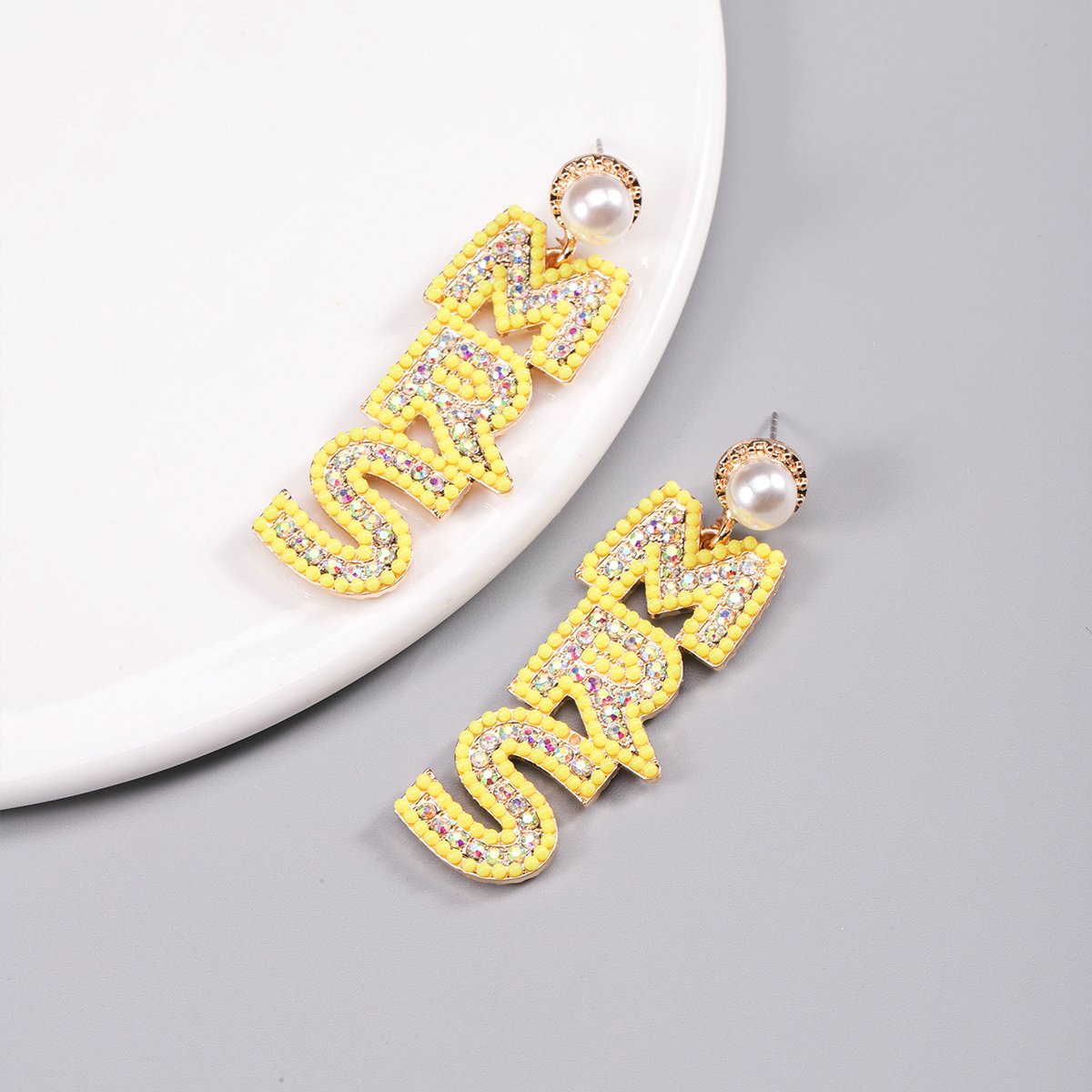 1 Pair Nordic Style Korean Style Letter Plating Inlay Alloy Rhinestones Pearl Beads Gold Plated Drop Earrings display picture 7